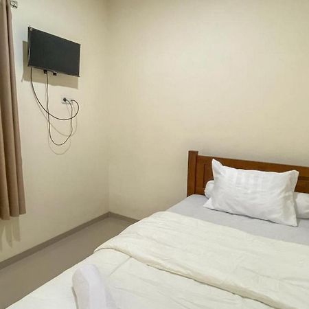 Nipa Guest House Near Universitas Widyagama Mitra Reddoorz Blimbing  Buitenkant foto