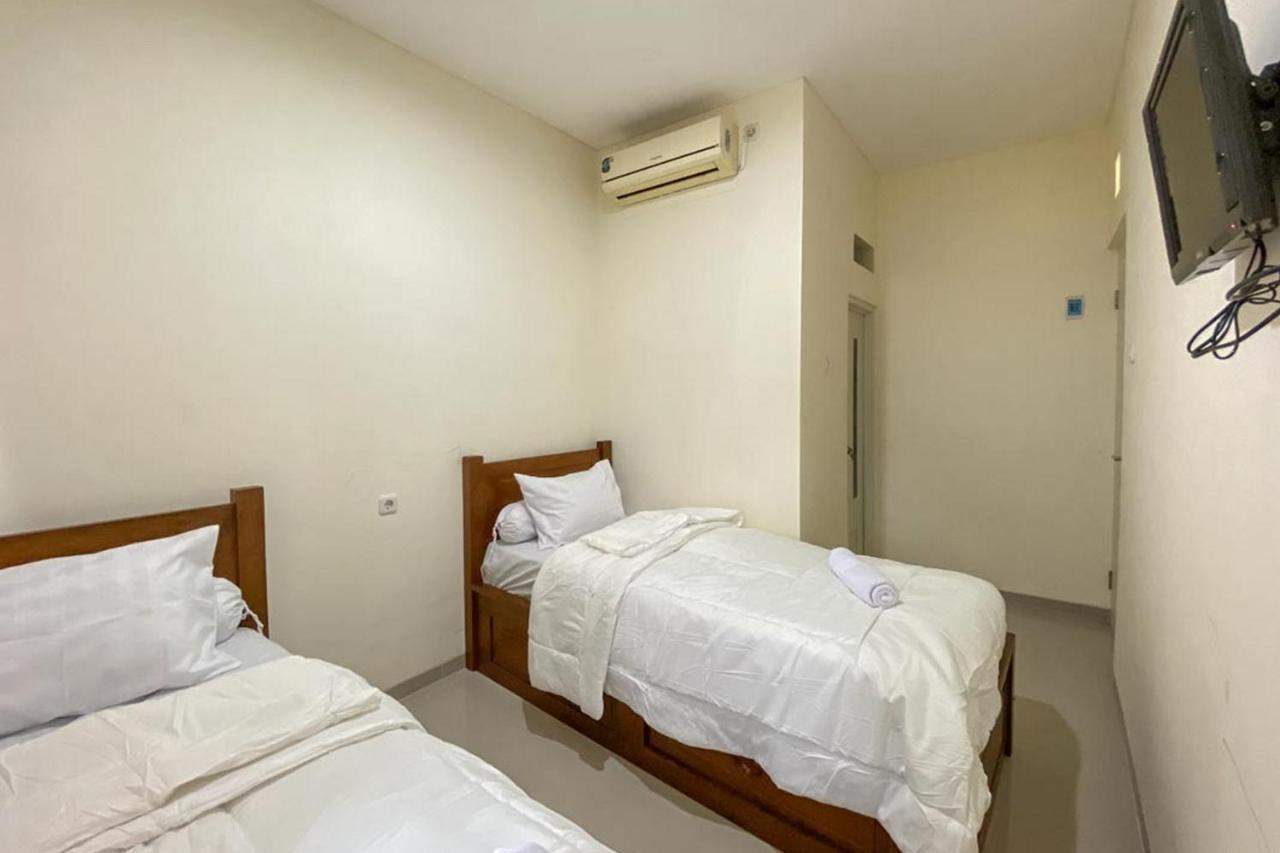 Nipa Guest House Near Universitas Widyagama Mitra Reddoorz Blimbing  Buitenkant foto