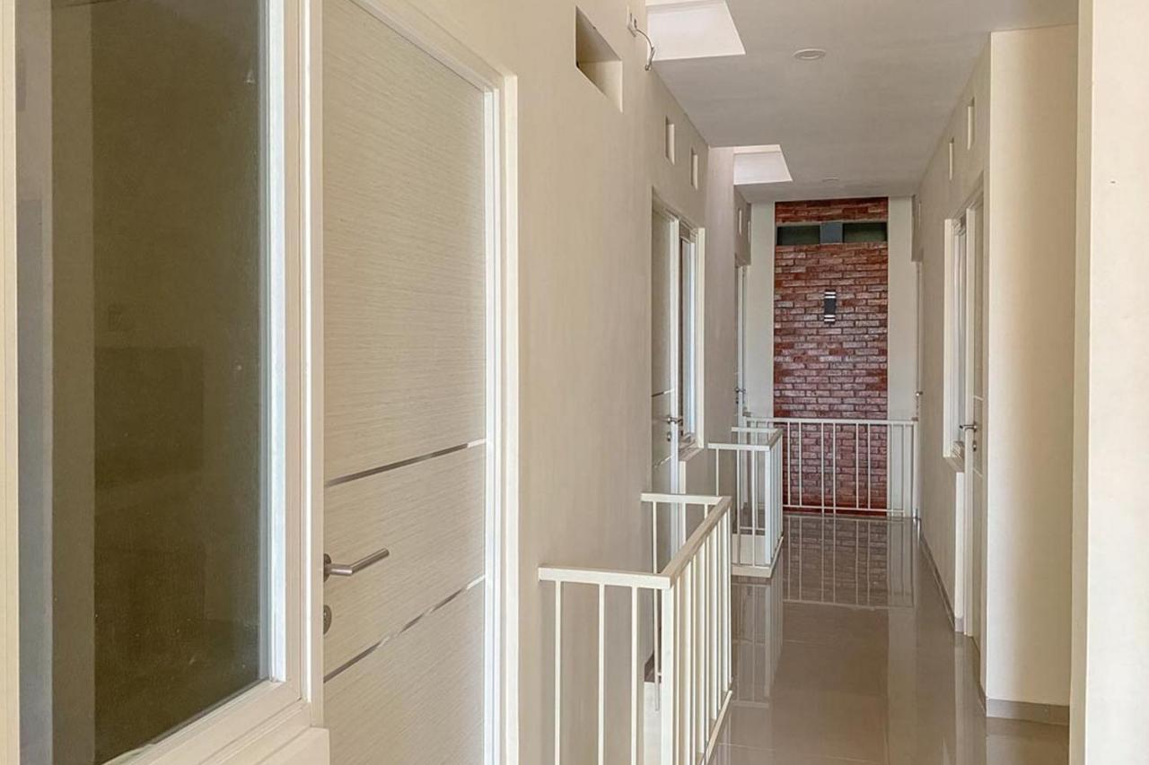 Nipa Guest House Near Universitas Widyagama Mitra Reddoorz Blimbing  Buitenkant foto